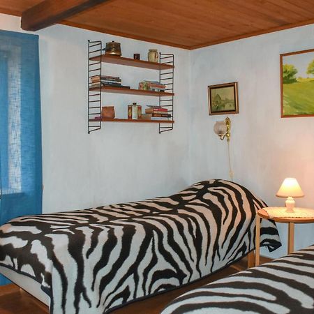 1 Bedroom Cozy Home In Simrishamn Gladsax Экстерьер фото