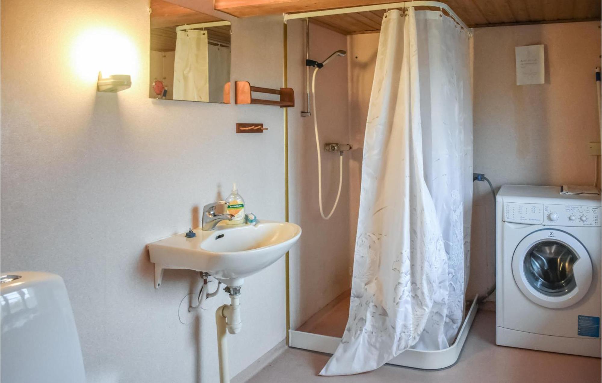 1 Bedroom Cozy Home In Simrishamn Gladsax Экстерьер фото