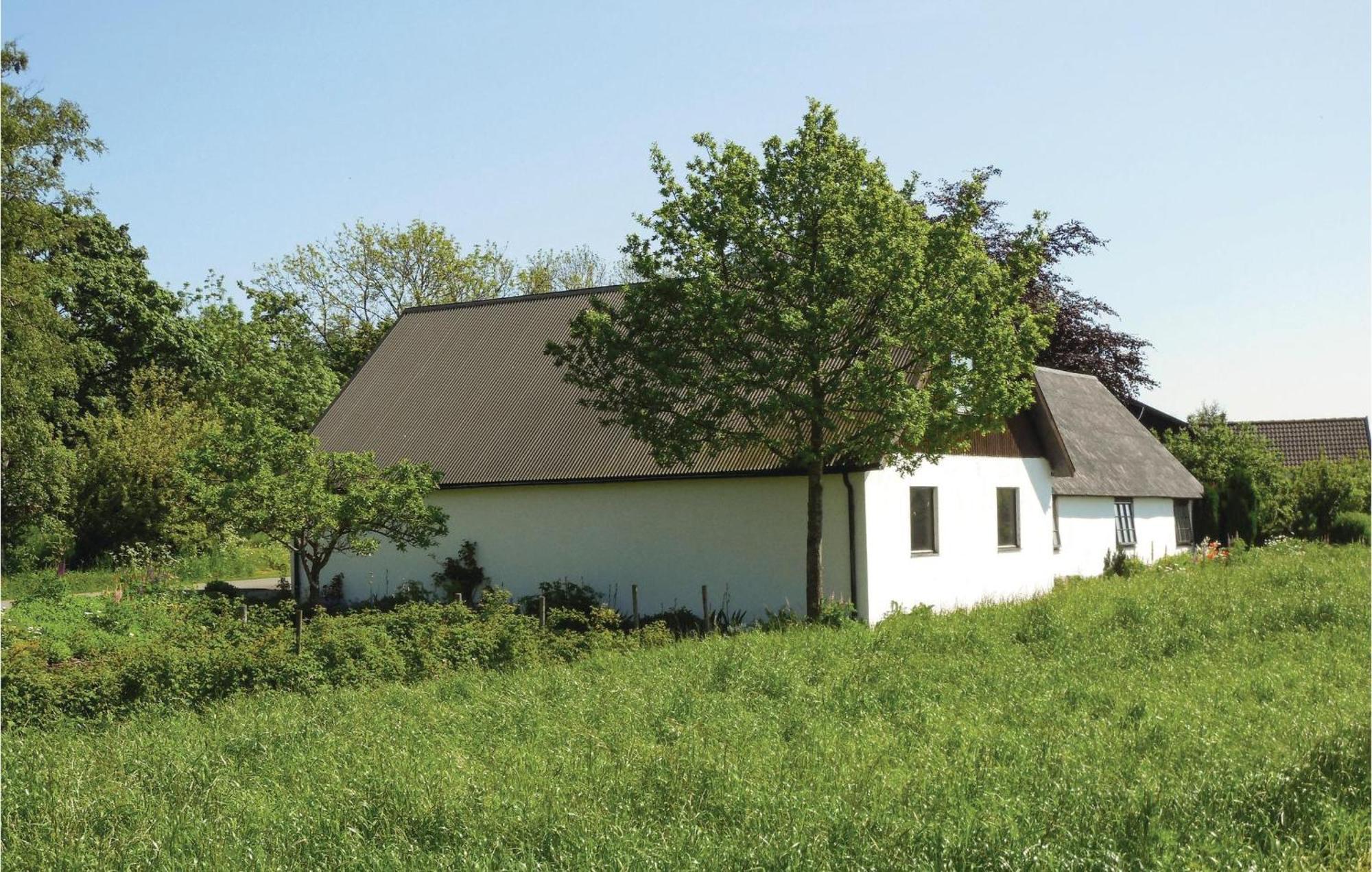 1 Bedroom Cozy Home In Simrishamn Gladsax Экстерьер фото